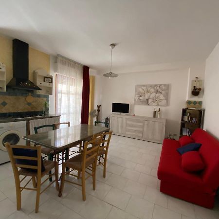 A Casa Di Glo' Apartment Porto Torres Exterior photo